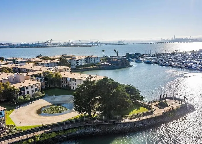 Waterfront Apartment Minutes To San Francisco